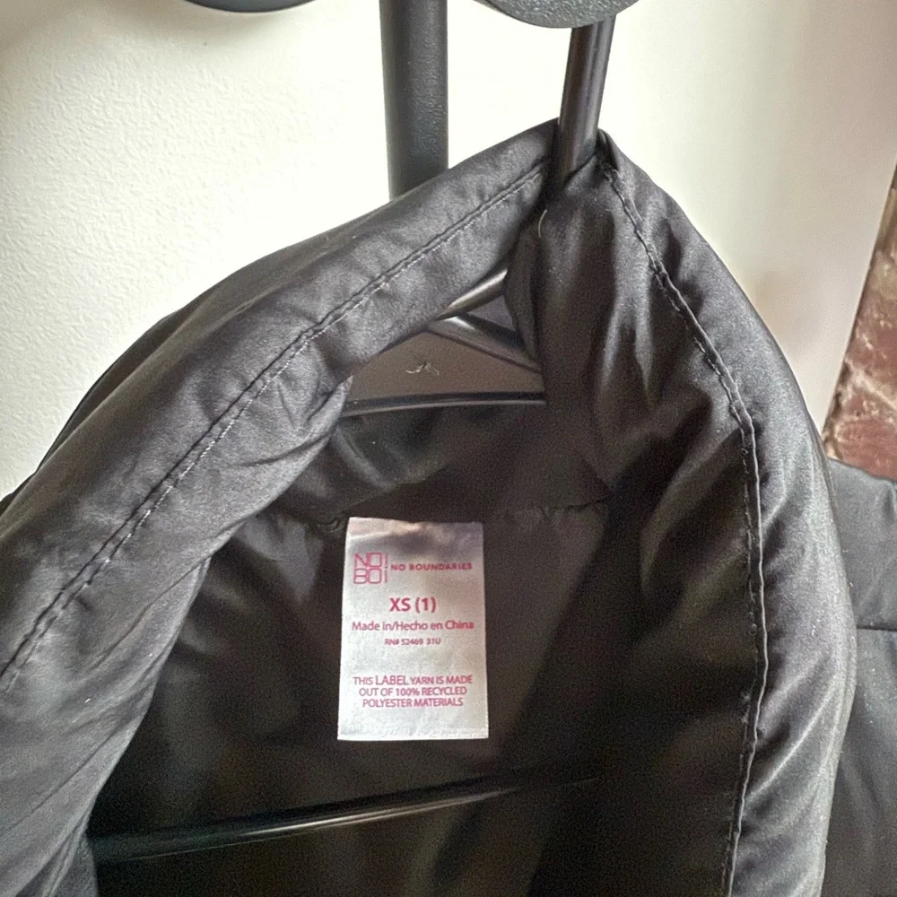 No Boundaries Charcoal Puffer Vest - Picture 2 of 5